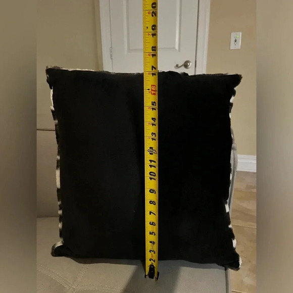 Set of 2 decorative zebra print pilllows - Picture 7 of 10